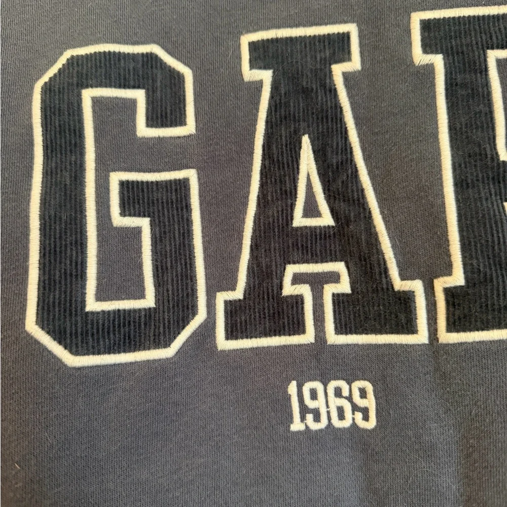 GAP Crewneck